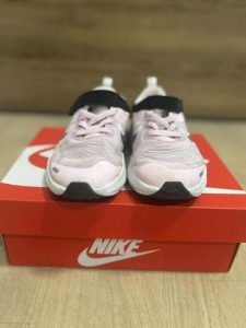 Детски патики Nike Downshifter 12. облечени еднаш-двапати. Величина: 30. 