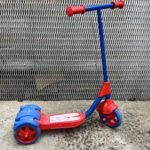 Количе за туркање + тротинет