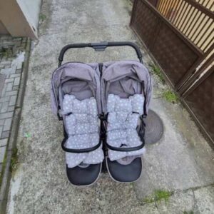 Se prodava kolicka za bliznaci Chippolino